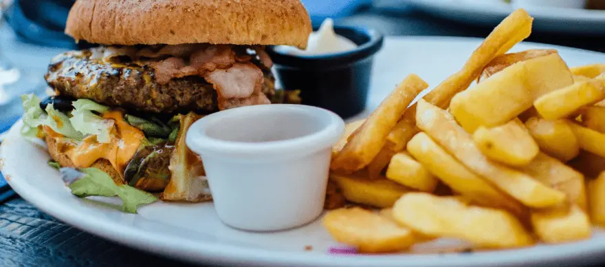 Recommended and restricted foods for PCOD management