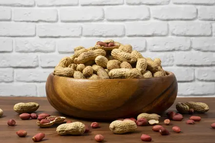 Protein in peanuts per 100g nutritional information