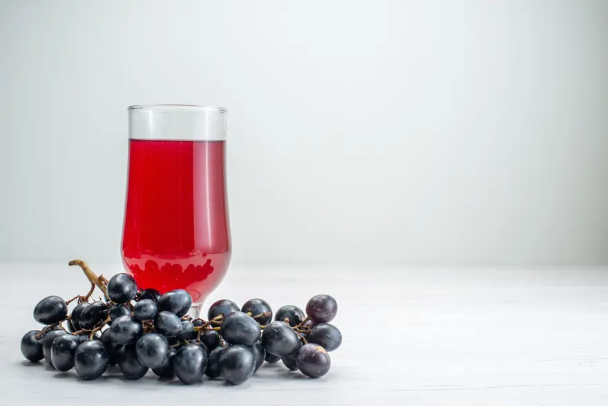 Black Grapes Juice Benefits for Heart and Digestion