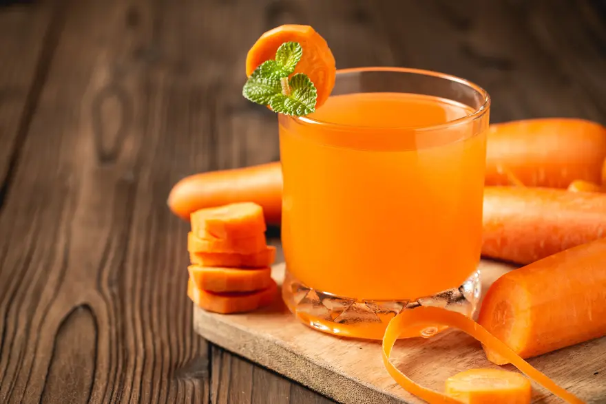 top 10 powerful benefits of drinking carrot juice